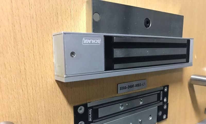 Opening a Hotel Door with a Magnet: Myth or Reality? 4