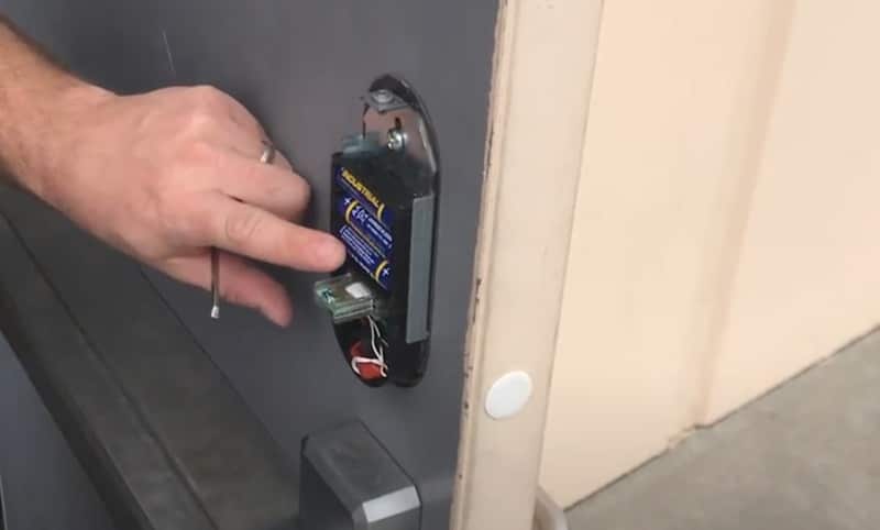 Salto Lock Battery Dead: Why and What to do? 7