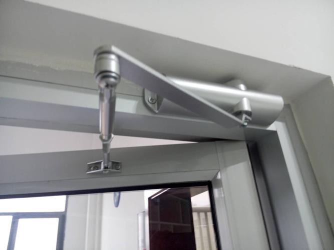Do Hotel Doors Lock Automatically? Understanding Hotel Door Security 3