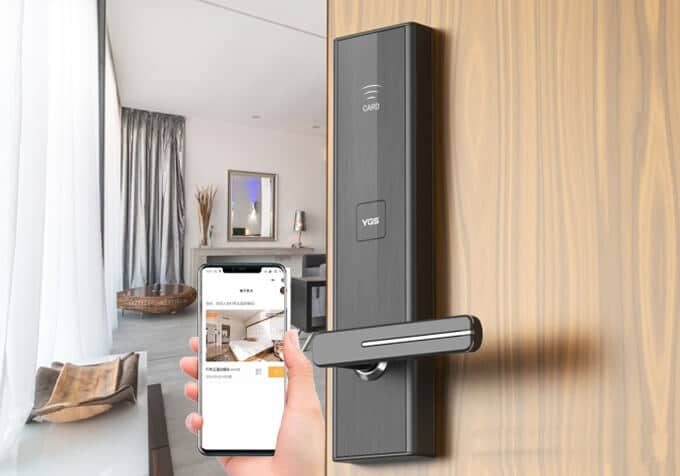 How do hotels achieve Hotel mobile check-in