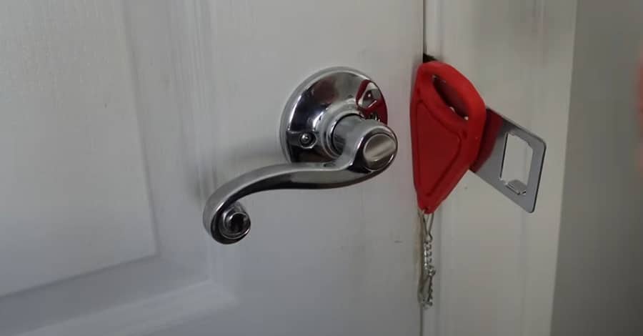 How Hotel Door Lock Hack Happens and How to Avoid? 6