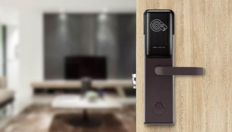 How to bypass a key card lock with a credit card