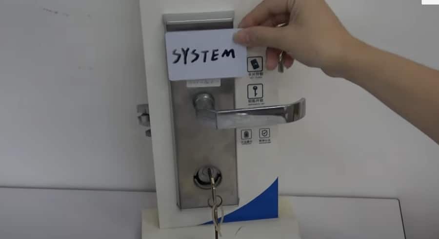 How to Open Hotel Door Latch and How to Avoid? 1