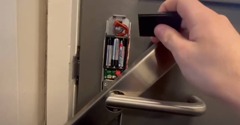 Salto Lock Battery Dead: Why and What to do? 6
